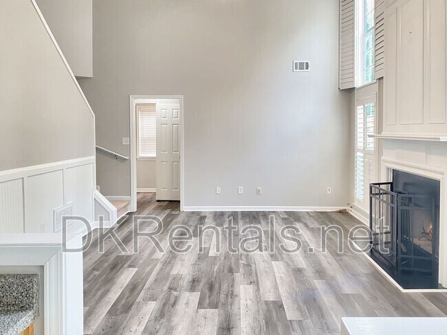 403 Yarrow Way in Woodstock, GA - Building Photo - Building Photo