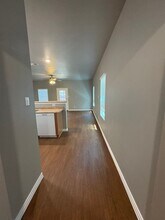 7811 Kingsbury Way in San Antonio, TX - Foto de edificio - Building Photo