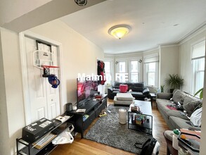 839 Parker St, Unit 2 in Boston, MA - Building Photo - Building Photo