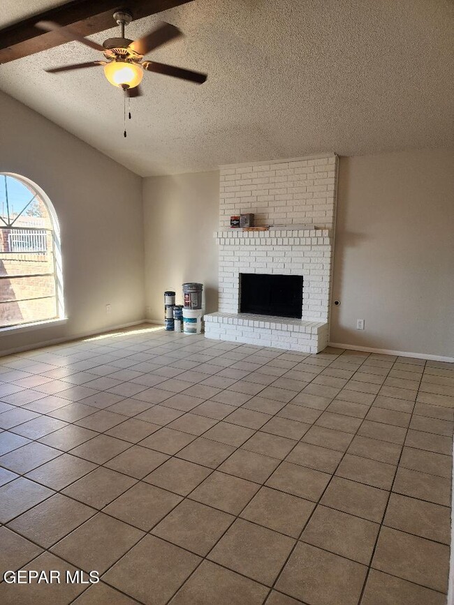 2912 E Glen Dr in El Paso, TX - Building Photo - Building Photo