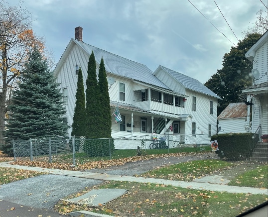 9 High St, Unit 4 in St. Albans, VT - Building Photo - Building Photo