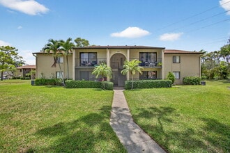 514 Shady Pine Way in Greenacres, FL - Building Photo - Building Photo