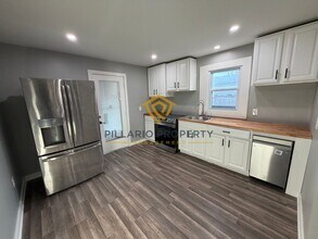 3906 Hoyt Ave in Indianapolis, IN - Building Photo - Building Photo