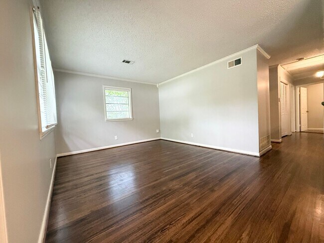 9115 Oak Grove Ln in Little Rock, AR - Building Photo - Building Photo