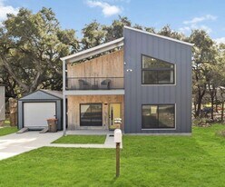 1540 Westview Court Dr in Canyon Lake, TX - Building Photo