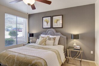 Mirador in Phoenix, AZ - Foto de edificio - Building Photo