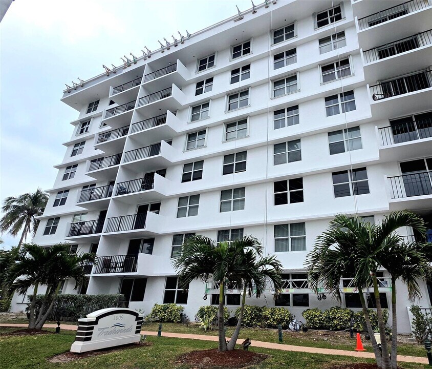 1009 N Ocean Blvd in Pompano Beach, FL - Building Photo