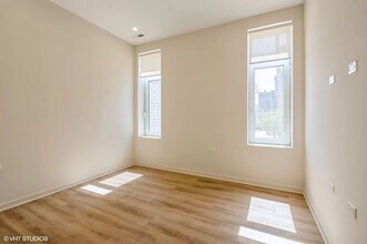 4177 W Belmont Ave-Unit -305 in Chicago, IL - Building Photo - Building Photo