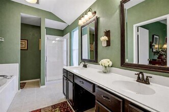 325 Stately Oak Ln in Lake Dallas, TX - Building Photo - Building Photo