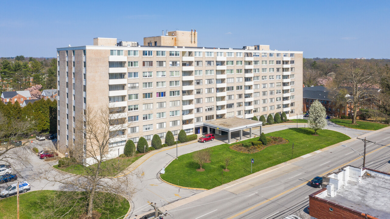 Park Towers East in Baltimore, MD - Building Photo