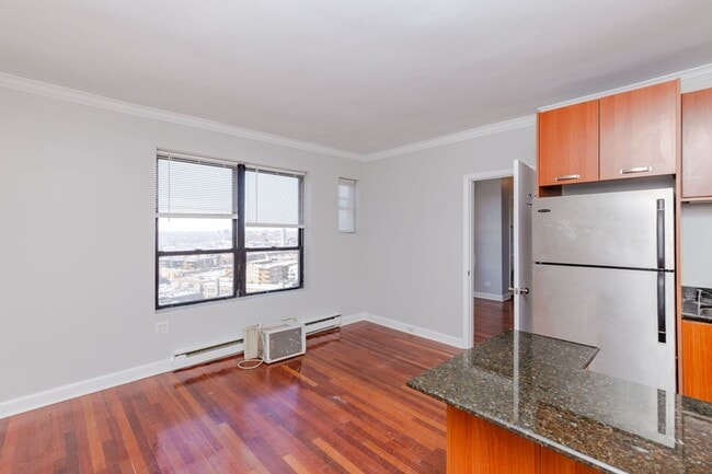 734 W Bittersweet Pl in Chicago, IL - Foto de edificio - Building Photo