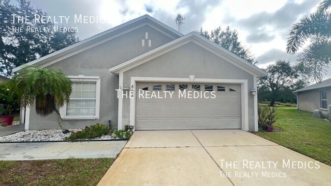 property at 895 Villa Dr