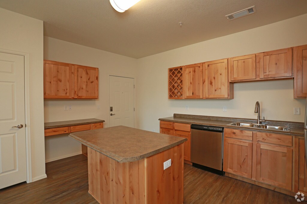 Fossil Ridge Apartments in Windsor, CO