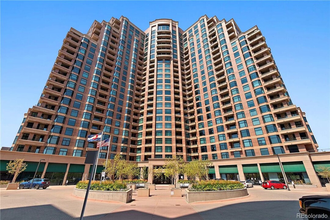 8100 E Union Ave in Denver, CO - Foto de edificio