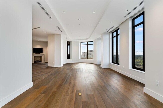 3376 Peachtree Rd NE in Atlanta, GA - Building Photo - Building Photo