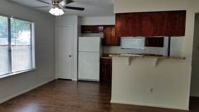 7632 John T White Rd in Fort Worth, TX - Building Photo - Building Photo