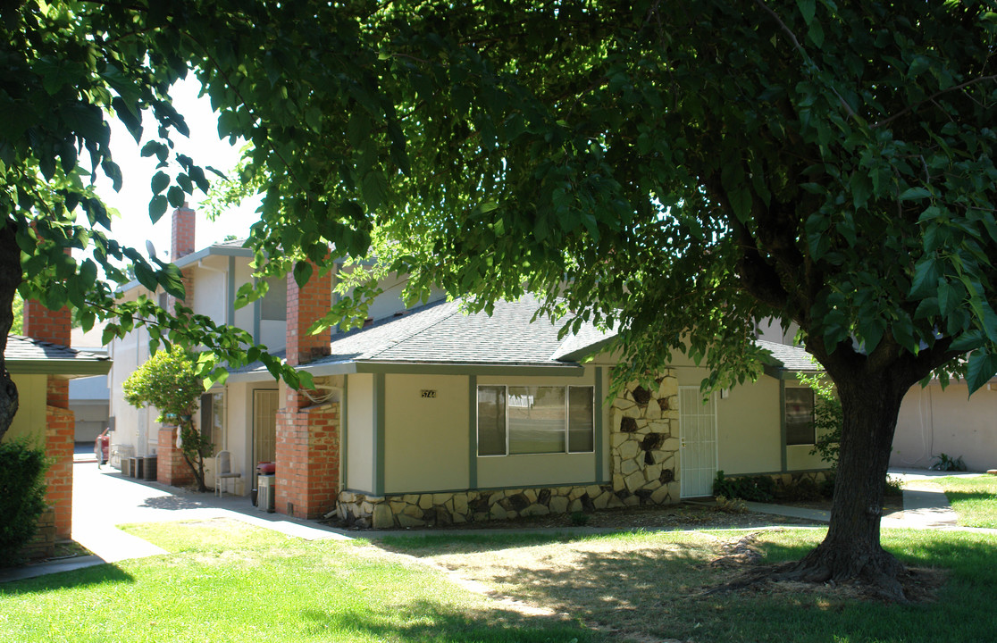 5744 Garfield Ave in Sacramento, CA - Building Photo