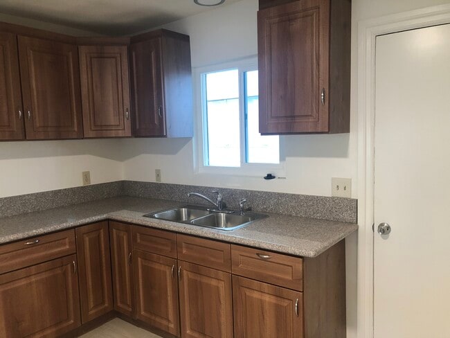 4859 Canoga St, Unit back unit 4857 Canoga St