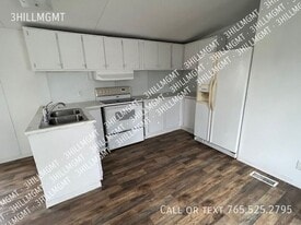 335 Valley Brook Cir in Nitro, WV - Building Photo