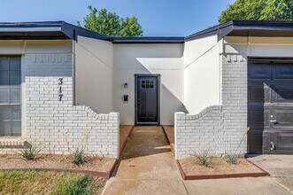 317 NW Suzanne Terrace in Burleson, TX - Building Photo - Building Photo