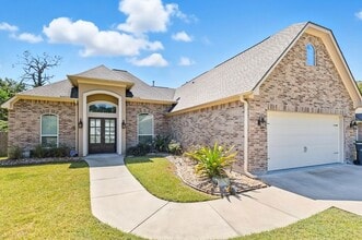 170 Gilmer St in Bridge City, TX - Building Photo - Building Photo