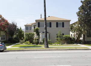 956 W Glenoaks Blvd in Glendale, CA - Foto de edificio - Building Photo