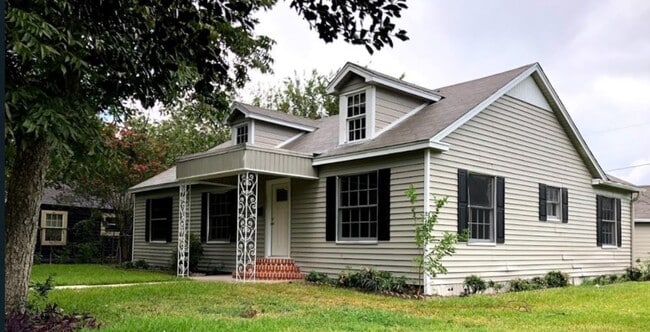 property at 7635 Camwood St