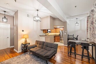 227 Christopher Columbus Dr, Unit 233B in Jersey City, NJ - Building Photo - Building Photo