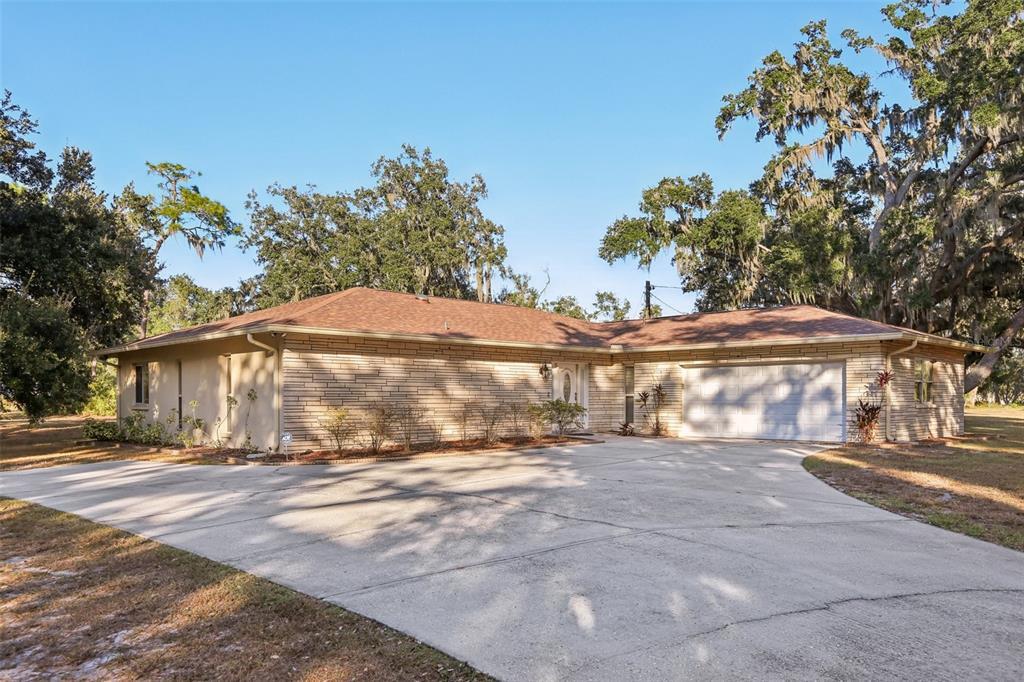 5706 Durant Rd in Dover, FL - Building Photo