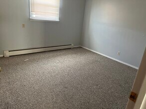 1616 Bryan St, Unit 1614 unit 2b in Normal, IL - Foto de edificio - Building Photo