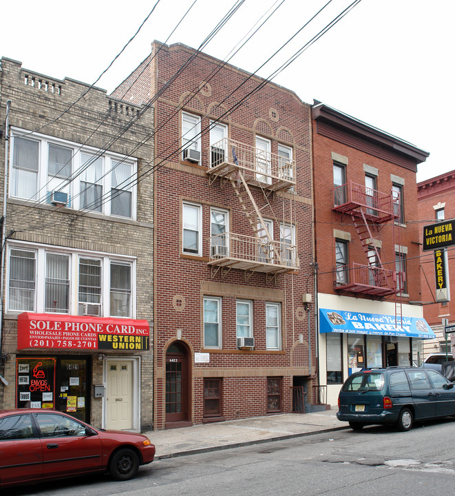 6423 Hudson Ave in West New York, NJ - Building Photo