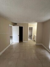 4543 Treehouse Ln in Tamarac, FL - Building Photo - Building Photo
