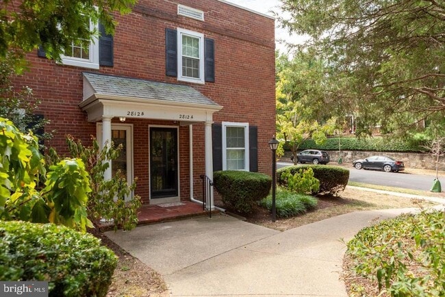 property at 2812 S Abingdon St
