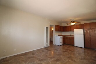 903 S Kenwood Cir-Unit -2 in Tempe, AZ - Building Photo - Building Photo