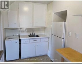 75 Charles St in Oshawa, ON - Building Photo - Building Photo