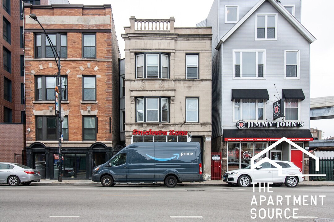 3326 N Clark St, Unit 2 in Chicago, IL - Building Photo