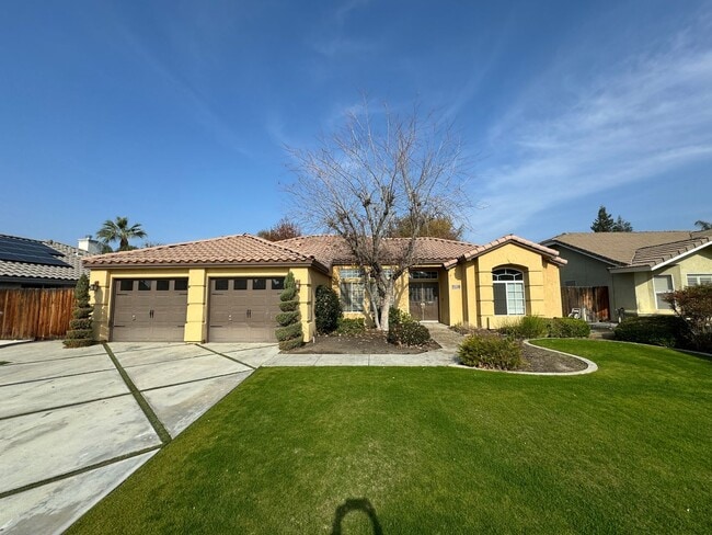property at 13904 Calle Elegante