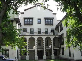 719 Cedar Grove Ter in Louisville, KY - Building Photo