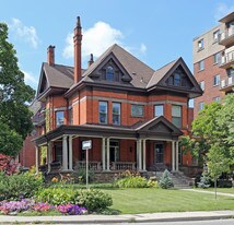 41 Charlton Ave W in Hamilton, ON - Building Photo