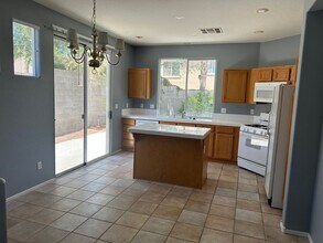 10628 Primrose Arbor Ave in Las Vegas, NV - Building Photo - Building Photo