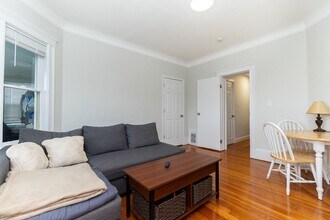 746 Broadway, Unit #2 in Somerville, MA - Building Photo - Building Photo
