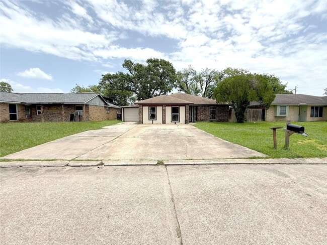 property at 7130 Kings Dr