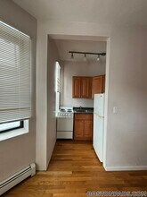 67 S Huntington Ave, Unit 1 in Boston, MA - Building Photo - Building Photo