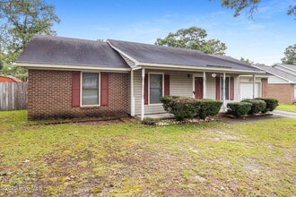 7313 Pebblebrook Dr in Fayetteville, NC - Building Photo - Building Photo