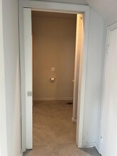 7504 Lazy Creek Dr in Austin, TX - Building Photo - Building Photo