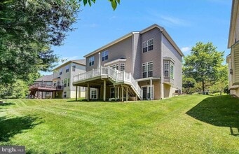 2732 Lightfoot Dr in Baltimore, MD - Foto de edificio - Building Photo