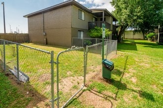 Atwood Oaks Apartments in Pensacola, FL - Building Photo - Building Photo