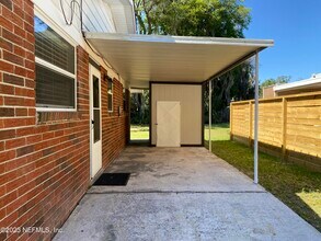 102 St Elmo Rd in Green Cove Springs, FL - Building Photo - Building Photo