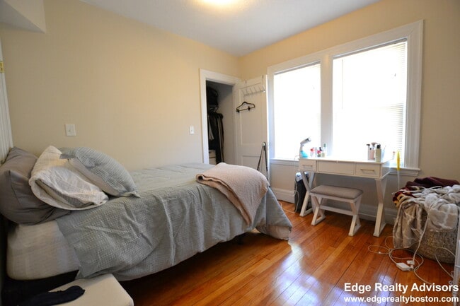 39 Nottinghill Rd, Unit 1 in Boston, MA - Building Photo - Building Photo