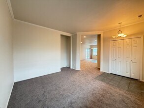 322 S Young St in Kennewick, WA - Building Photo - Building Photo